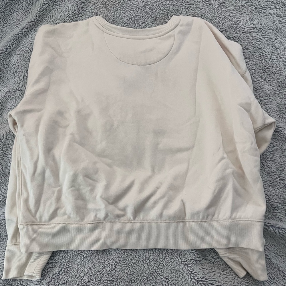 Universal Threads Crewneck - Picture 3 of 3